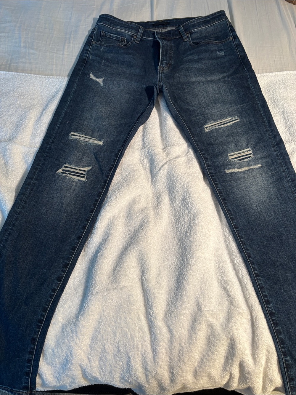 Uniqlo Men's Skinny Ripped Dark Blue Jeans - tapered style